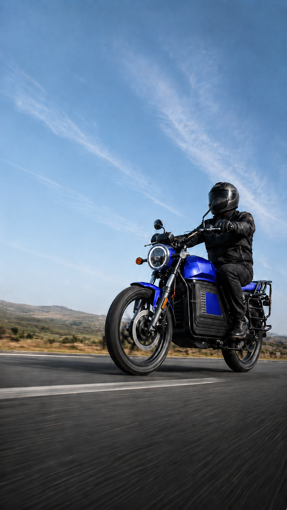 Sport Z-4 en ruta, vista frontal en movimiento, formato vertical